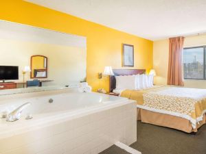 Days Inn by Wyndham Milan Sandusky South