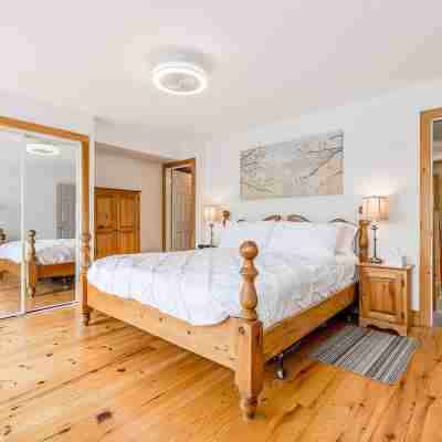 Muskoka Lakeshore Cottage Bliss Rooms