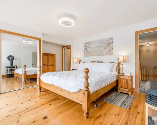 Muskoka Lakeshore Cottage Bliss Hotels in Gravenhurst