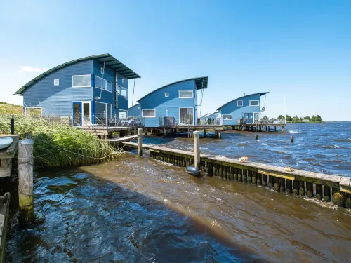 Rietwoning 16 Hotels in Anjum