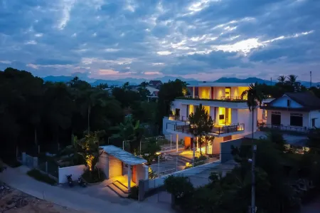 Nhan Stay Отели рядом с достопримечательностью «Nguyen Dinh Chieu Walking Street»