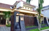 Roemah Canting Homestay Hotell i Kelurahan Mujamuju