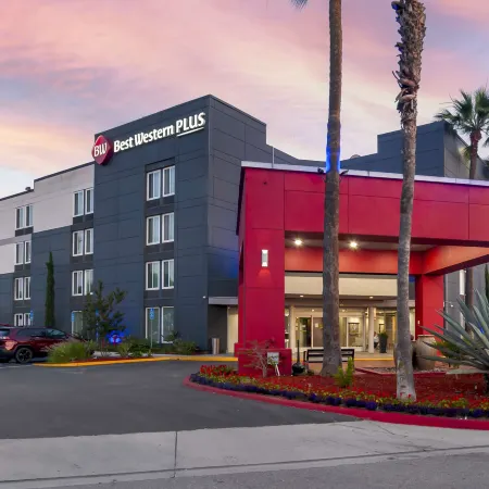 Best Western Plus Commerce Hotel