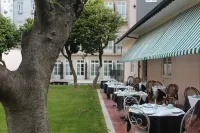 GRANDE HOTEL PARIS by STAY HOTELS Hotels near Largo Primeiro de Dezembro