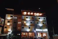 Fly Inn Madagascar Hotel - Navette Gratuite H24 - à 300m de l'Aéroport International Hotels near Digue Market