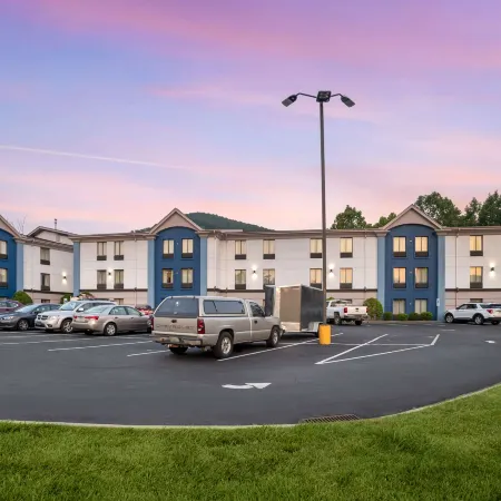 Spark by Hilton Asheville Blue Ridge Parkway
