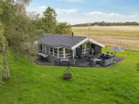 "Rik" - 350m from the Sea Hotels in Sjaellands Odde