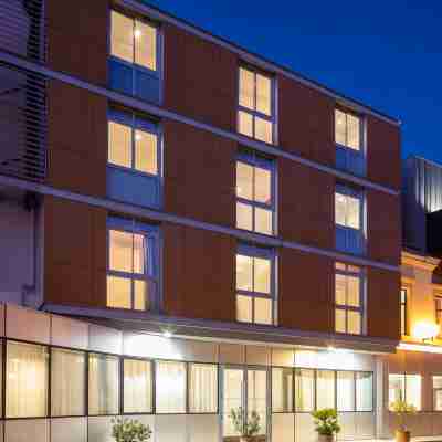 Hôtel du Commerce Spa Hotel Exterior