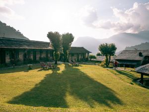 Mountain Lodges of Nepal - Tomijong