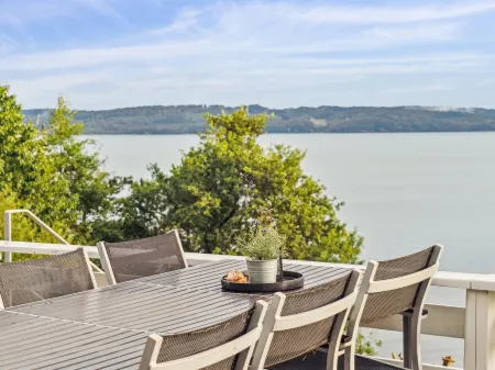 "Fifi" - 10m to the Fjord Отели в г. Borkop