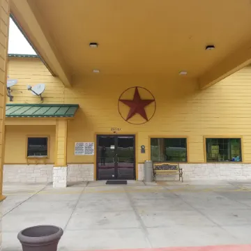 Scottish Inn & Suites