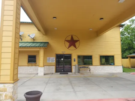 Scottish Inn & Suites