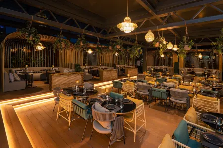 The St. Regis Doha Отели рядом с достопримечательностью «Doha Exhibition and Convention Center»