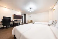 Gunsan the Bridge Hotel
