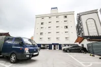 Ok Hotel - parking