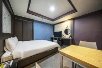 Changwon Jungangdong Paradise - โมเทล