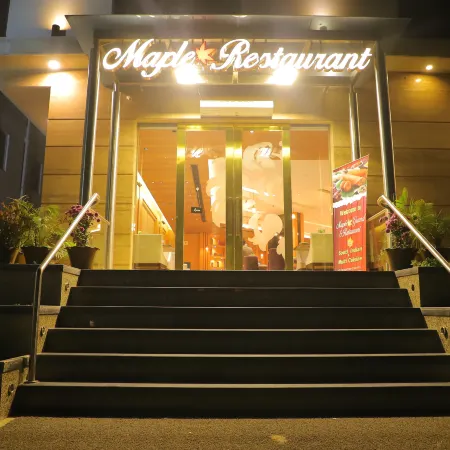 Maple Grand