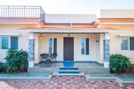 Coastal Pearl Home Stay, Murudeshwar Отели рядом с достопримечательностью «Shri Murdeshwara Beach»