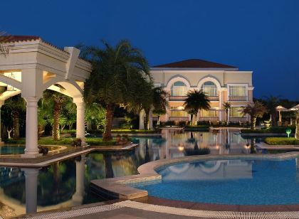 The Palms Town & Country Club - Resort