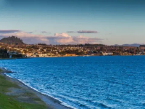 Twin Peaks Lakeside Inn Hotels in Taupo