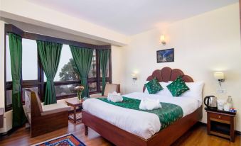 Muscatel BhumSang - 200 MTS from Mall Road