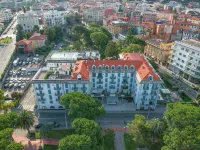 Grande Albergo Hotels near Via XXV Aprile