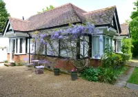 Pinewood Cottage Self Catering Apartments and Studio Apartments Hotels in der Nähe von New Forest Reptile Centre