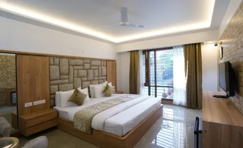 M.S.K Residency | Rooms & Meals