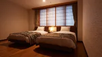Akita Onsen Satomi - parking