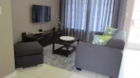 Comfortable Furnished Apartment Wi-fi+Free Parking