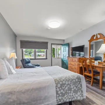 Glass House Inn Erie Near I-90 & I-79 Отели рядом с достопримечательностью «Торговый центр Millcreek Mall»
