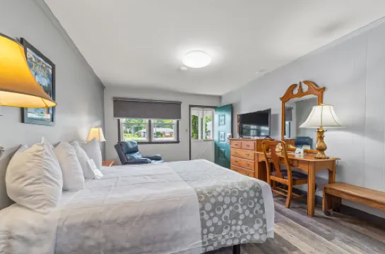 Glass House Inn Erie Near I-90 & I-79