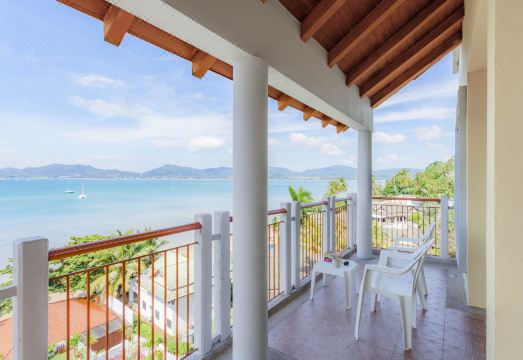 5. 바이 더 씨 판..