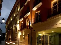 Rice Palacio de Los Blasones فنادق في 