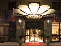 Warwick Reine Astrid - Lyon Hotels in 6th arr.Parc de la Tête d'Or / Cité Internationale