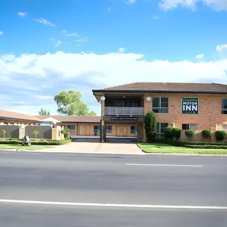 Cousins Motor Inn