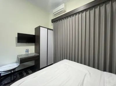Nofrah House Syariah Mitra RedDoorz Hotel di Colomadu