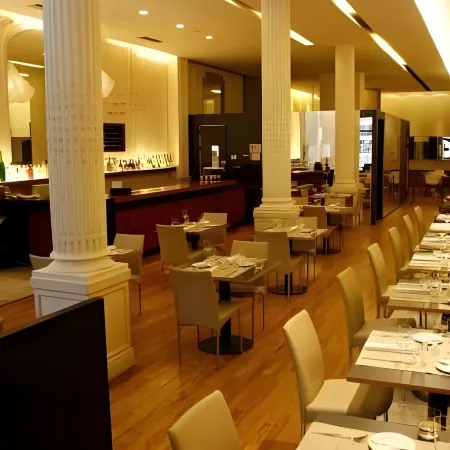 Esplendor by Wyndham Buenos Aires Отели рядом с достопримечательностью «Станция метро Florida»