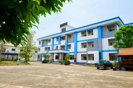PK Garden Hotel Отели в г. Yasothon