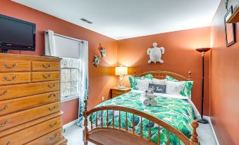Spacious Trappe Getaway w/ Outdoor Pool & Gazebo!