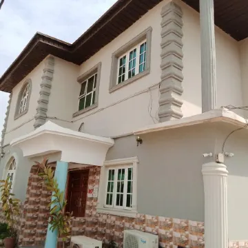 First Laurel Hotel & Suites