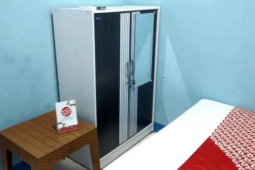 Hotel O Homestay 47 Latanete Near Living Plaza