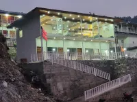 Yamunotri Heli Resort Hotel a 