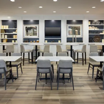 Residence Inn Savannah Downtown/Historic District Отели рядом с достопримечательностью «Дом Эндрю Лоу»