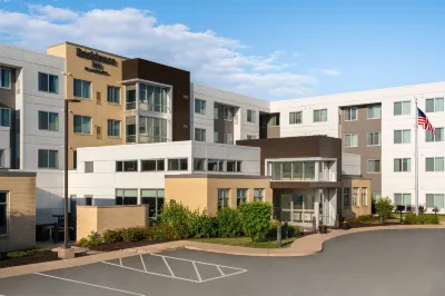 Residence Inn Milwaukee West فنادق في Wauwatosa