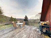 Renovated Barn With Spectacular Mountain Views Between Dupont And Pisgah - Mountain view