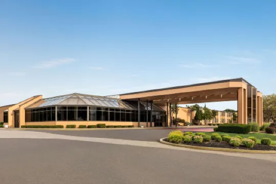 Days Hotel by Wyndham Allentown Airport / Lehigh Valley