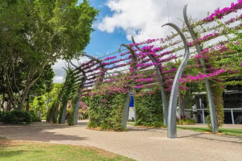Kingsford Riverside Inn - Pet friendly