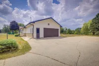 Updated Plymouth Home ~ 5 Mi to Road America!