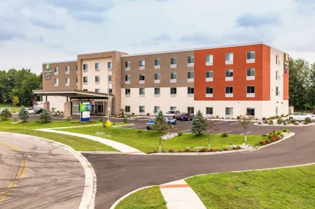 Holiday Inn Express & Suites Elkhart North Отели в г. Онтва Тауншип